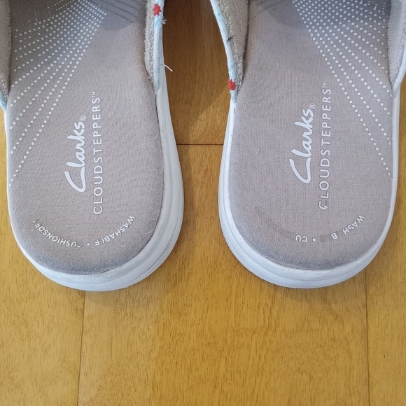 Clark's Cloud-steppers White with Daisy’s Loafer Shoes - Size 8.5 - Picture 4 of 4